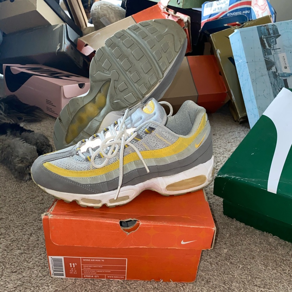 Nike Air Max 95 Wmns Grey / Varsity Maize sz 11.5